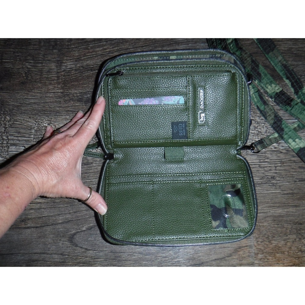Lug Crossbody Wallet Olive Green Quilted‎ RFID Blocking Wristlet Strap Camo - Picture 5 of 7